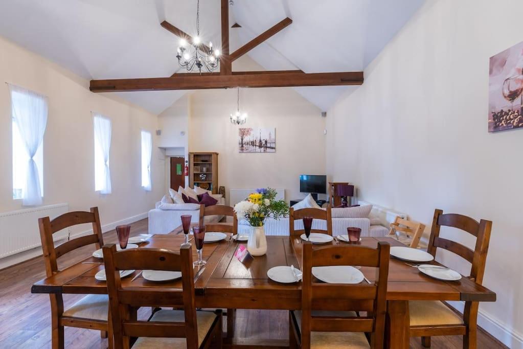 The Old Hay Barn - Games Room, Gym, Sleeps 8 Godmanchester Экстерьер фото
